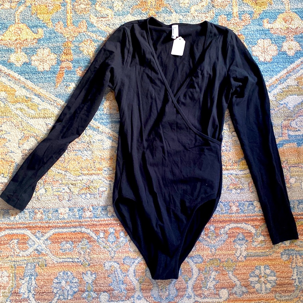 Like New AMERICAN APPAREL body suit -Black Size M